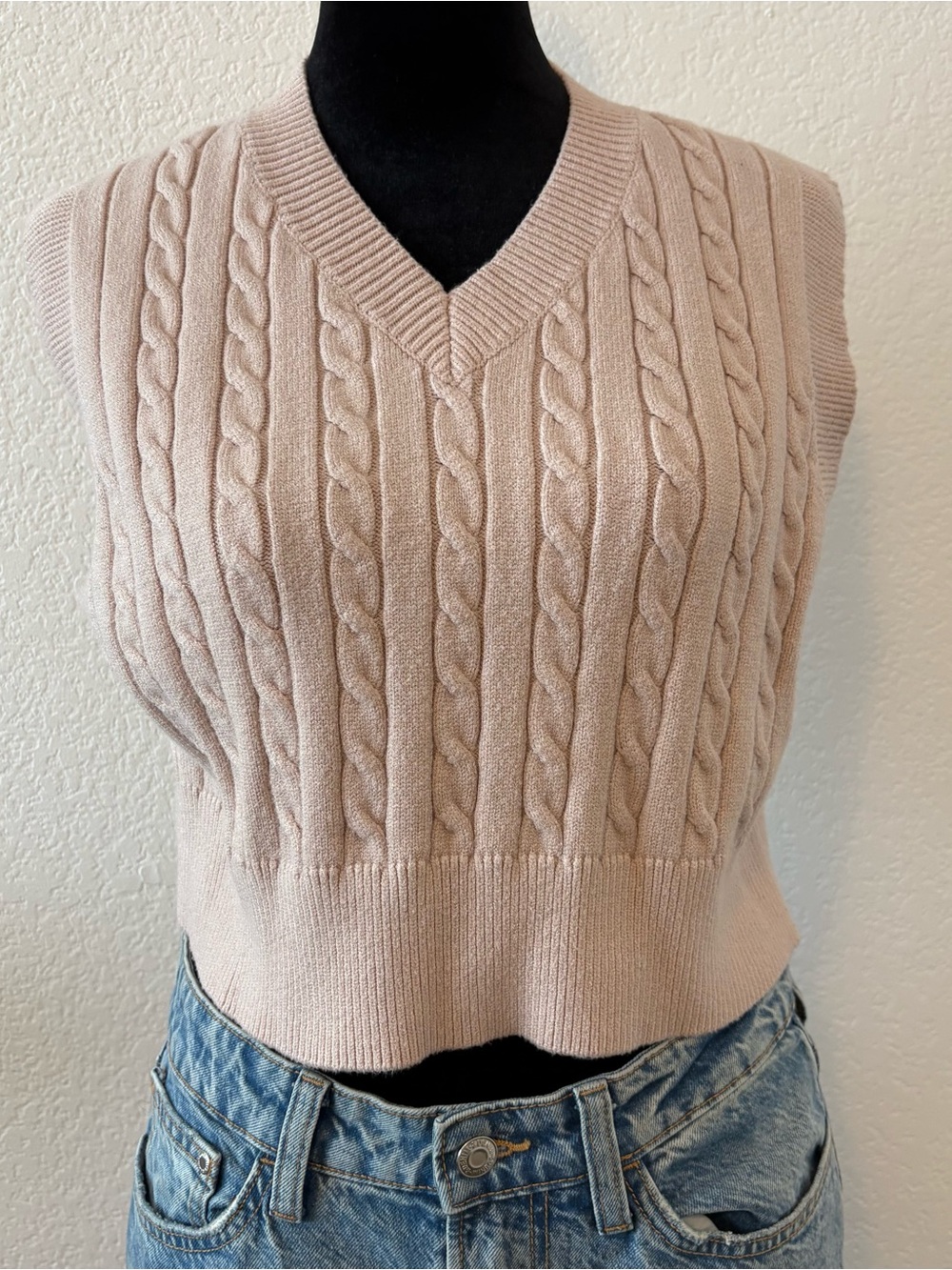 V-Neck Cable Knit Sleeveless Sweater Vest - Blush Pink
